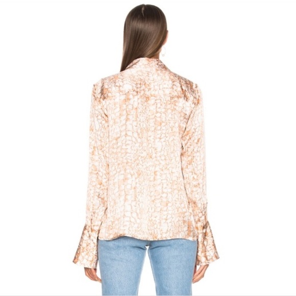 Equipment Huntley Silk Blouse Crocodile Print French Cuffs Excellent Size XS - Picture 2 of 9